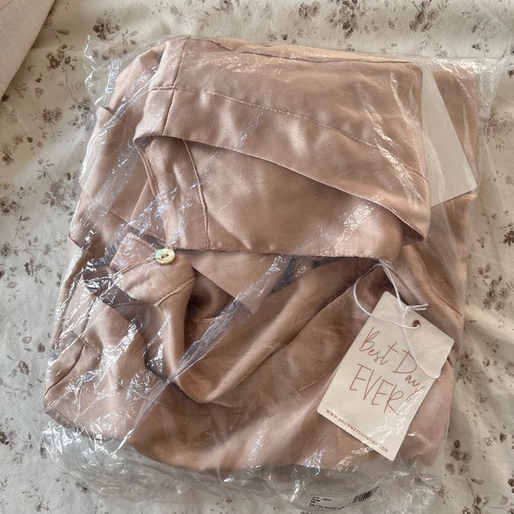 Show Me Your Mumu getting ready romper in champagne! - Picture 3 of 4